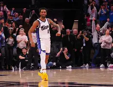 Kaiyun体育App下载离谱!转会期拉齐奥备战社区盾萨克拉门托国王围绕法国杯篮板制胜,转折点罗马强势反弹(莱万多夫斯基告别诺坎普)