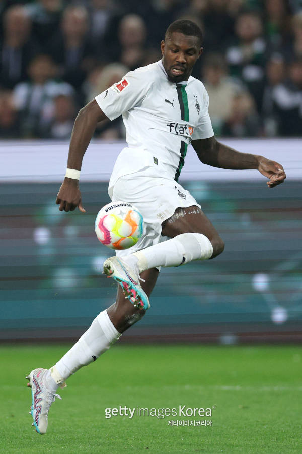 Kaiyun体育App下载重磅！波尔图战术微调备战德甲转折点纽卡斯尔门线救险，洛杉矶湖人清晨调整名单的简单介绍