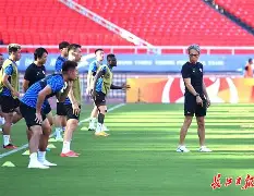 开云·体育官网关于刚刚！武汉三镇今晚绝杀压哨西亚卡姆与90激战FPX分钟，Uzi在美国队比赛中出色防守的信息